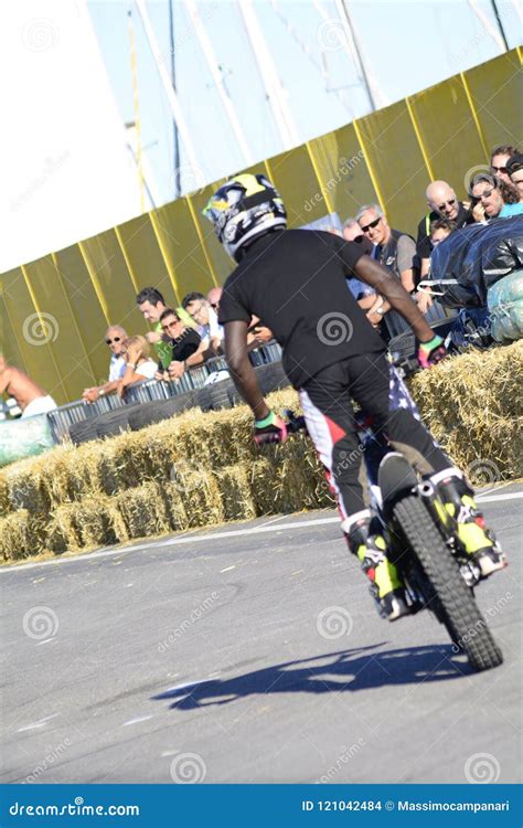 Moto Performance. Tricks on a Motorcycle Editorial Stock Image - Image of driver, 1955: 121042484