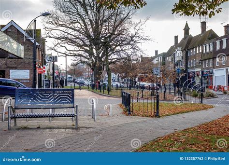 CRAWLEY, WEST SUSSEX/UK - NOVEMBER 21 : Street Scene in Crawley Editorial Photography - Image of ...