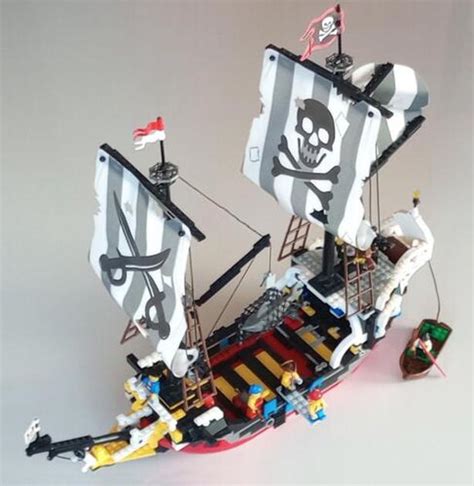 Lego - 6289 - Red Beard Runner Pirate Ship | Classifieds for Jobs ...