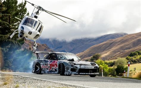 Watch This 750-HP Mazda RX-7 Drift up a New Zealand Mountain