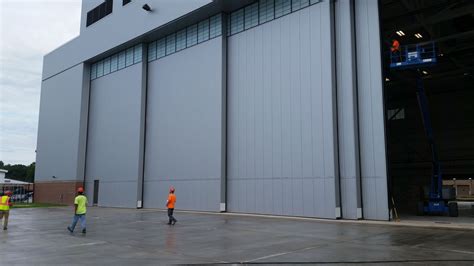 What is a Hangar Door? - Well Bilt