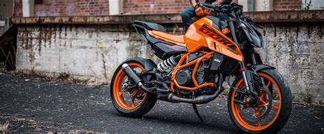 KTM presentó la 390 Duke 2024 con novedades en chasis, electrónica y motor - Motoblog.com