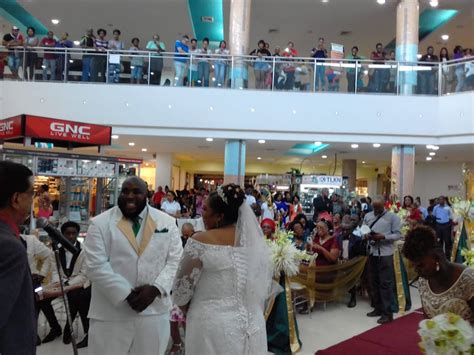 ‘Arrested’ man weds at Trincity Mall - Trinidad and Tobago Newsday