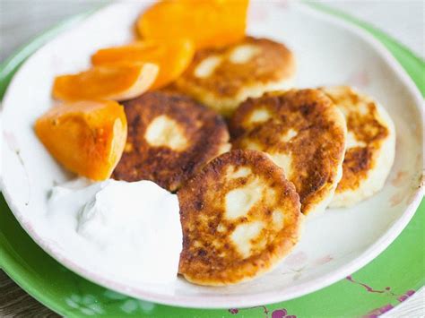 Russian Cheese Pancakes (Syrniki) Recipe