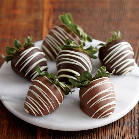 Hand-Dipped Chocolate-Covered Strawberries | Chocolate Fruit Delivered