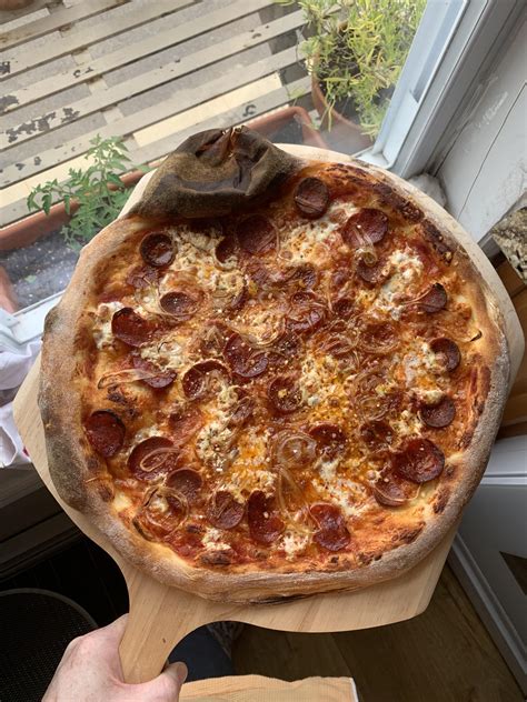 Pepperoni, shallots & a big ol bubble : r/Pizza