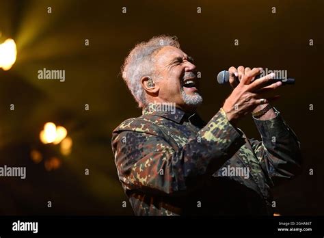 Singer Tom Jones on stage performing live at Telford 2021 Stock Photo ...