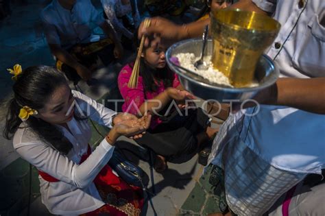 PERAYAAN HARI RAYA SARASWATI | ANTARA Foto