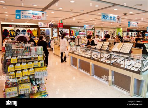 Duty Free shop at Incheon International Airport, Incheon, Korea Stock Photo - Alamy