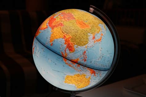 Size of Countries Compared: Beyond the Mercator Projection