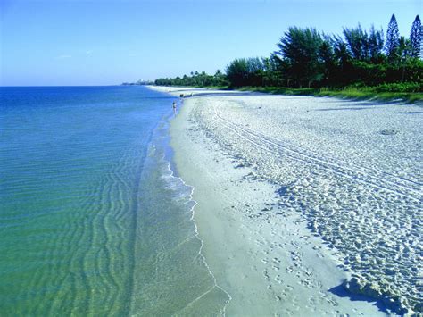 Picture-Perfect Beach Day in Naples