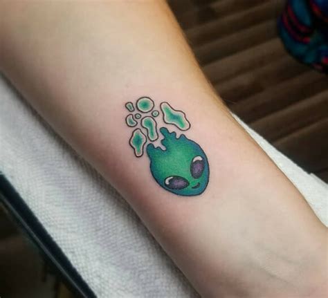 15 Alien Head Tattoo Designs That Are Out of This World - Psycho Tats