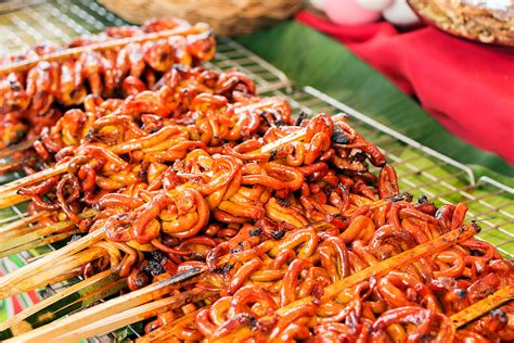 Top 5 Strangest Filipino Street Food