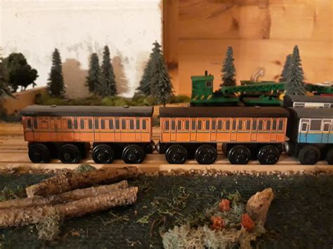 Thomas wooden railway express coaches - circesoftware.net