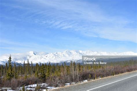 Alaska Highway Road Trip To Alaska In April Stock Photo - Download Image Now - Adventure, Alaska ...