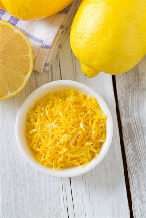 How To Zest a Lemon The Easy Way (With or Without Zester)