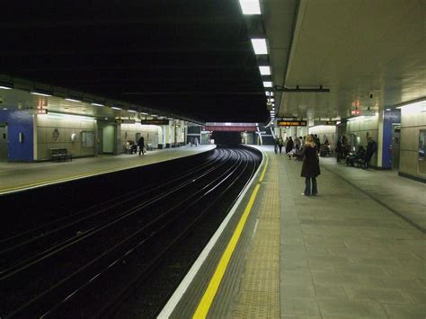 Fulham Broadway Underground Station (Hammersmith and Fulham, 1880) | Structurae