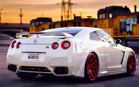 Online crop | white Nissan GTR R-35 coupe, Nissan, Nissan GT-R, car HD ...