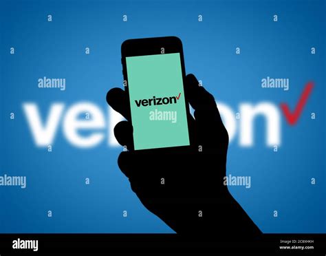 Verizon mobile phone logo Stock Photo - Alamy