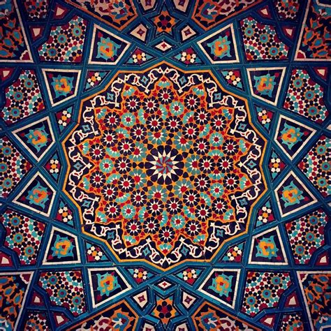 Claudia Mangiamele on Twitter: "Iranian tile art… " | Pattern art, Islamic art, Islamic art pattern