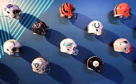 Ranking all 32 NFL helmets from worst to first