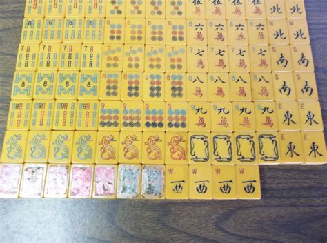 Mahjong Vintage Game Set 151 Butterscotch Bakelite Tiles W/5 Racks ...