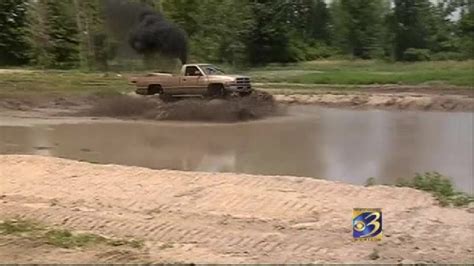 Mud bogging grows in popularity across Michigan | WWMT