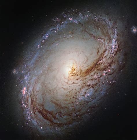 Newly Released Hubble Image of Spiral Galaxy Messier 96