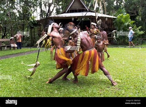 dh War dance culture dancing ALOTAU PAPUA NEW GUINEA Traditional PNG village native dancers ...