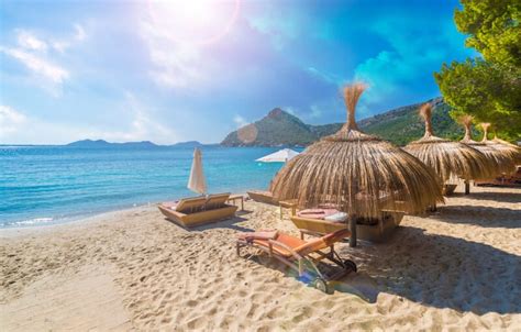 Where to Stay in Mallorca: Ultimate Beach Resort Guide [2023 - MAP INCLUDED]