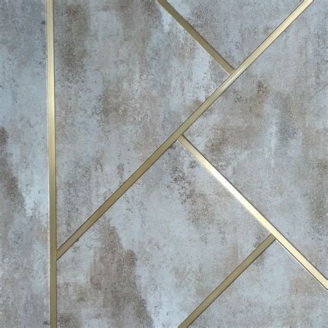 Wallpaper with gold trimming ... | Wall decor design, Bedroom interior ...