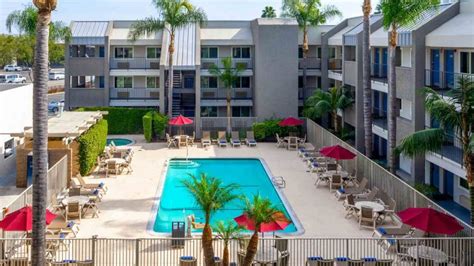 Home - Motel 6 Anaheim Maingate - Affordable Accommodations Near Disneyland