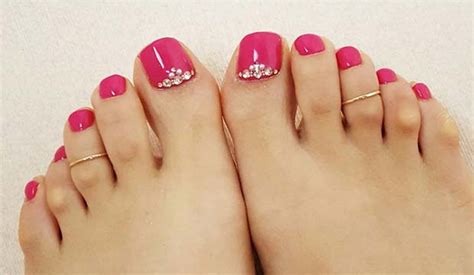 21 Beautiful Wedding Pedicure Ideas for Brides - StayGlam