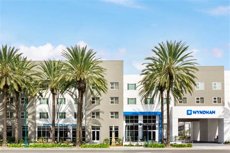 Wyndham Anaheim | Anaheim, CA Hotels