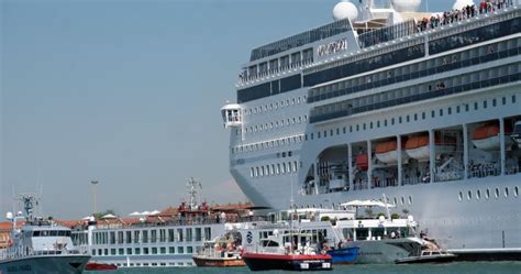 5 injured after cruise ship collides with dock, tourist boat in Venice ...