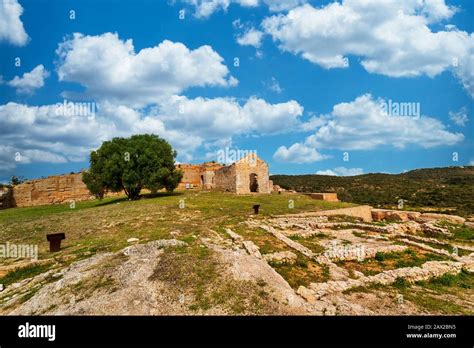 Paderne Moorish castle, Paderne, Algarve, Portugal Stock Photo - Alamy