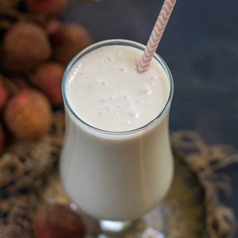 Lychee Smoothie Recipe + Video - Whiskaffair