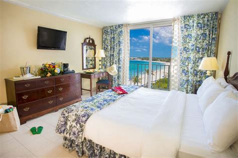 BREEZES RESORT & SPA ALL INCLUSIVE, BAHAMAS - ADULTS ONLY in Nassau ...