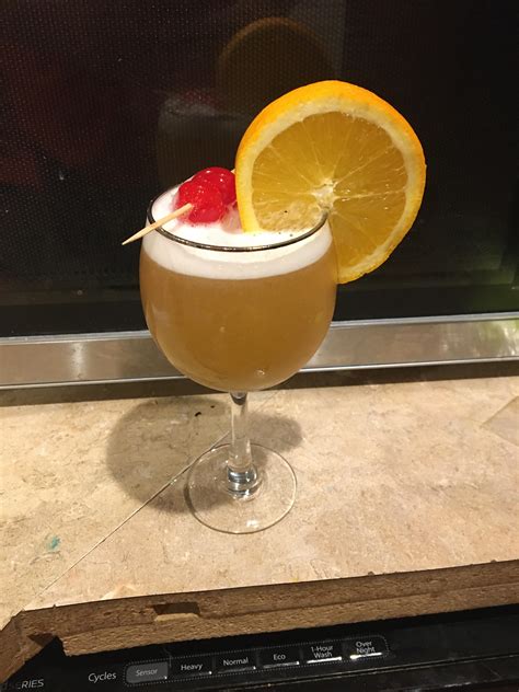 Traditional whisky sour. : r/cocktails