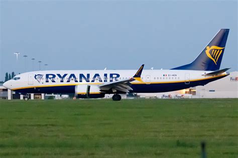 Ryanair Operates The World's First Boeing 737 MAX 8200 Service - Simple ...