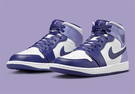 Air Jordan 1 Mid GS "Purple Toe" DQ8423-515 | SneakerNews.com