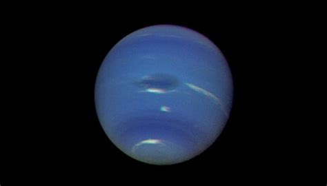 Voyager 2 at Neptune: A Silver Anniversary - Sky & Telescope - Sky & Telescope