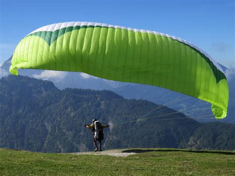 Paragliding in Kullu Manali: 5 Safety Tips — Wildcone 2024