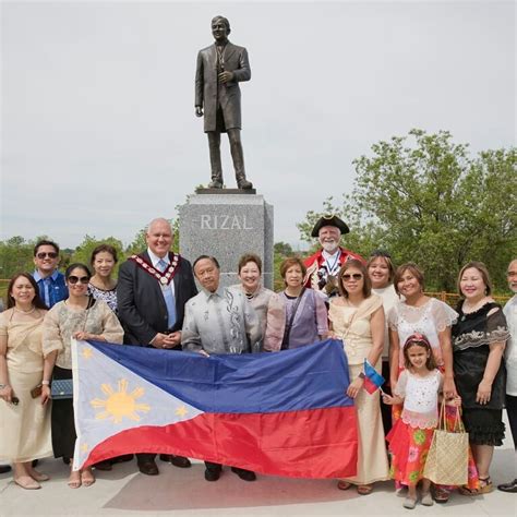 Jose Rizal Monument Luneta Park - Jose rizal, considered as the greatest among the filipino ...