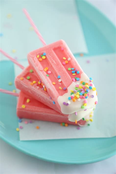 Strawberry Milk Ice Pops | Sprinkle Bakes