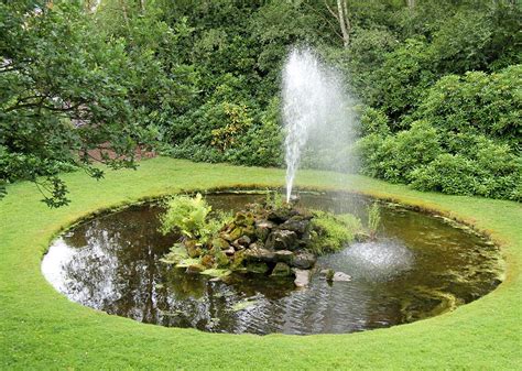 Large Pond Fountains