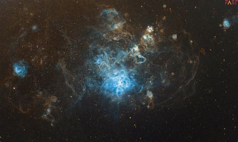 Tarantula nebula and beyond — AAPOD2.COM