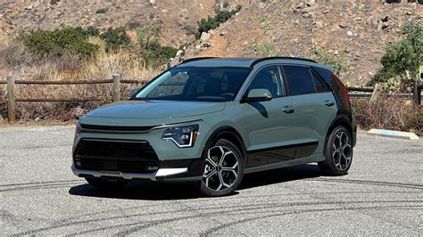 2023 Kia Niro First Drive Review: Style and Substance - CNET