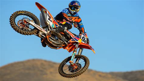 Man On Orange Dirt Bike With Helmet In Blue Sky Background 4K HD Dirt Bike Wallpapers | HD ...