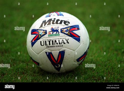 OFFICIAL MITRE MATCH BALL FA PREMIER LEAGUE 20 December 1998 Stock Photo: 134565091 - Alamy